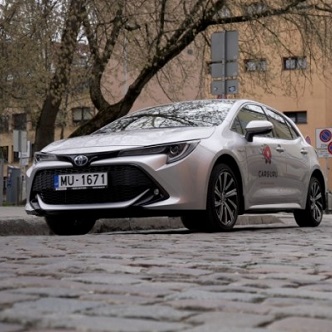 “Carguru” papildinās auto parku ar jauniem Toyota hibrīdauto teju 2 miljonu eiro vērtībā